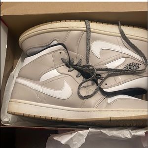 Cream color Jordan 1’s size 12